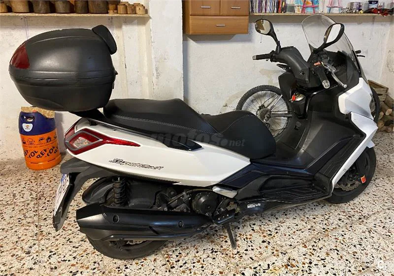 Kymco Super Dink 350i – Vista 5
