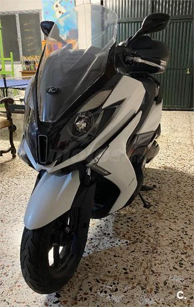 Kymco Super Dink 350i – Vista 9