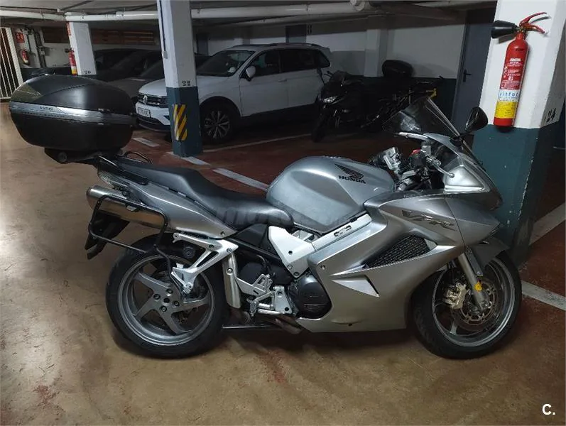 Honda VFR 800 FI – Vista 2