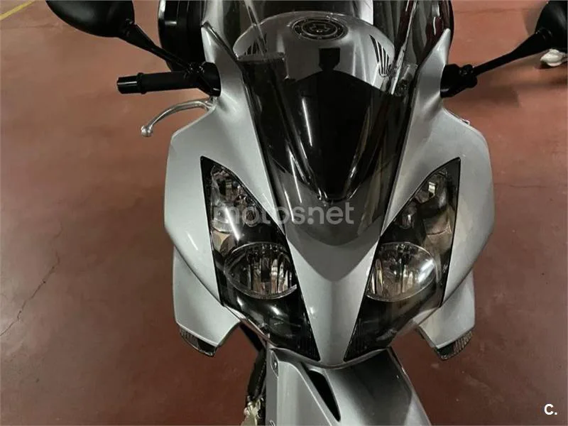 Honda VFR800F - Vista 3