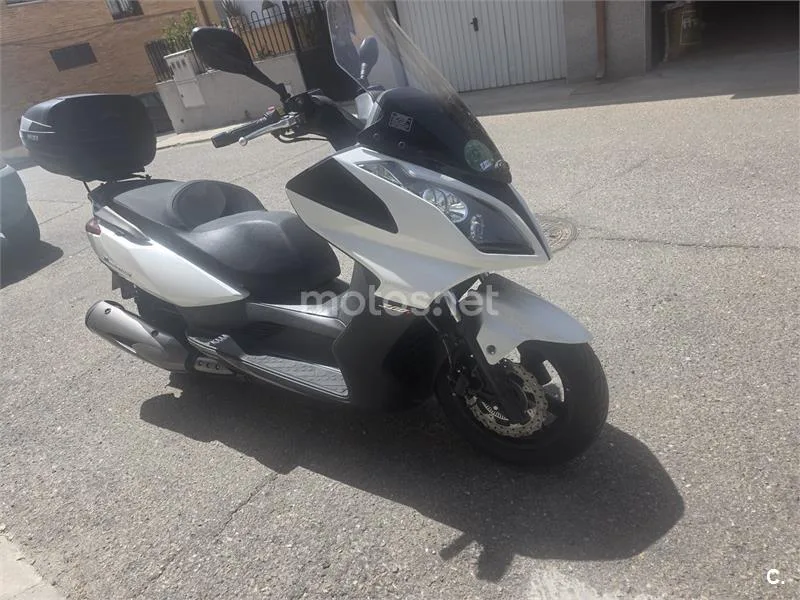Kymco Grand Dink 300 – Vista 5