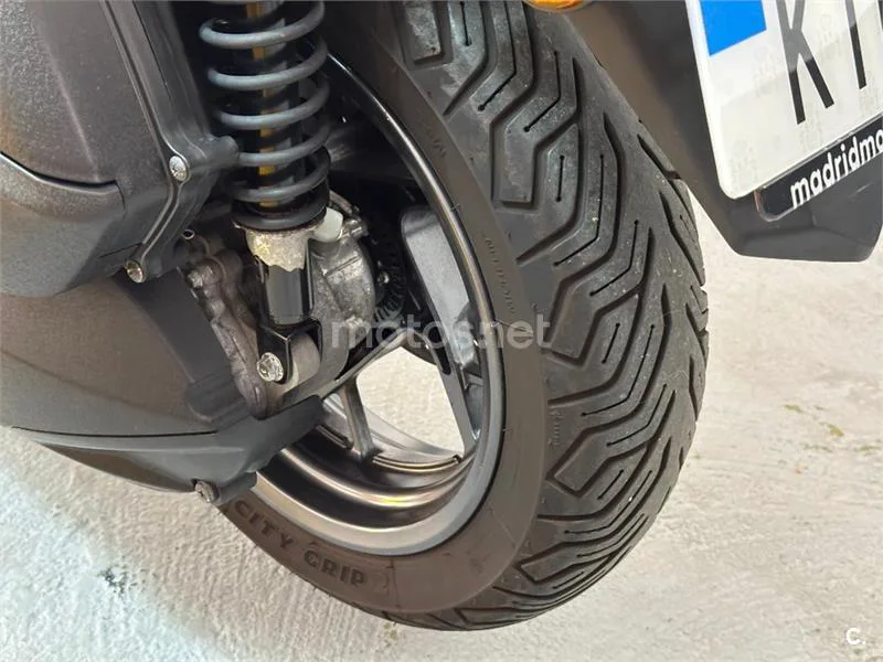 Yamaha XMAX 300 – Vista 20
