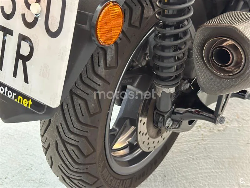 Yamaha XMAX 300 – Vista 22