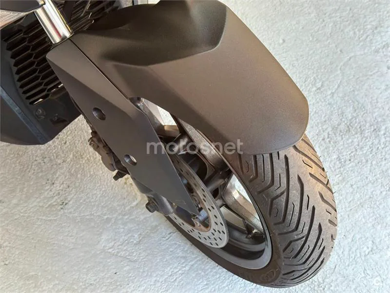 Yamaha XMAX 300 – Vista 27