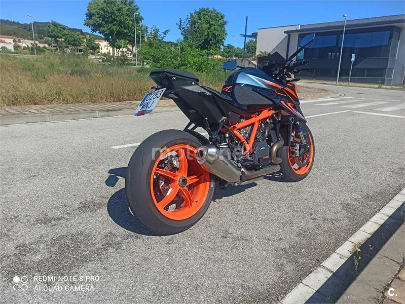 KTM 1290 Super Duke R – Vista 3