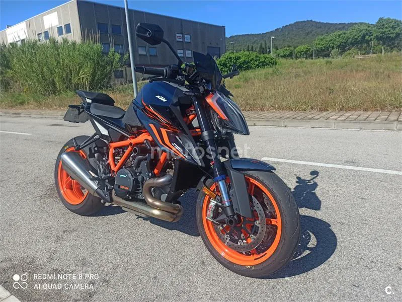 KTM 1290 Super Duke R – Vista 4