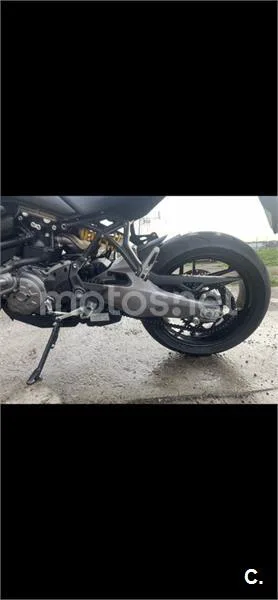 Ducati Monster 821 – Vista 3