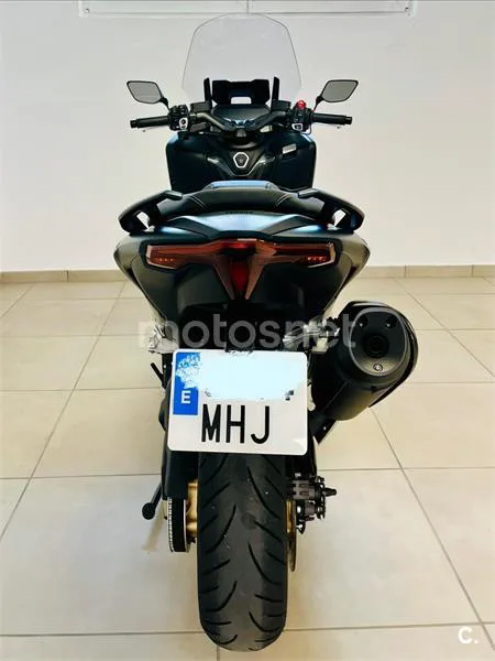 Yamaha TMAX 560 – Vista 5