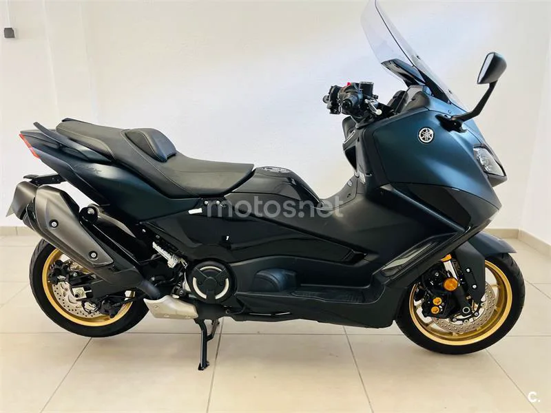 Yamaha TMAX 560 – Vista 7