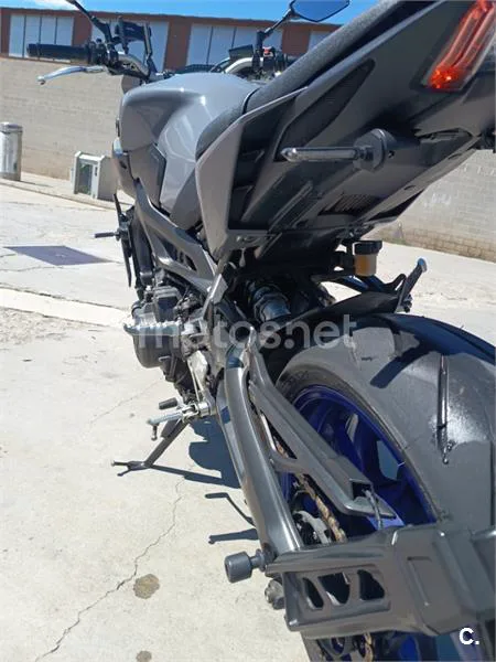 Yamaha MT-09 – Vista 2