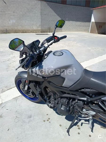 Yamaha MT-09 – Vista 11