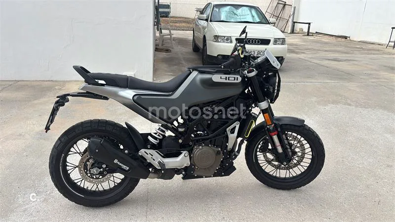 Husqvarna Svartpilen 401 – Vista 2