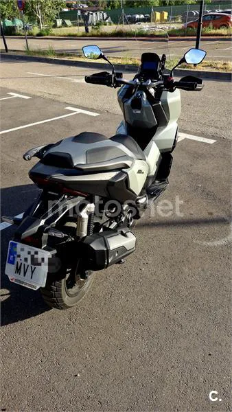 Honda ADV 350 – Vista 4