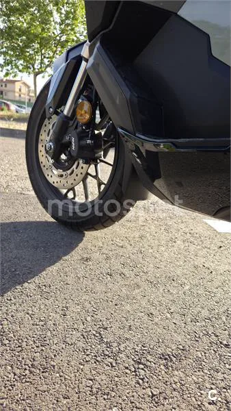 Honda ADV 350 – Vista 10