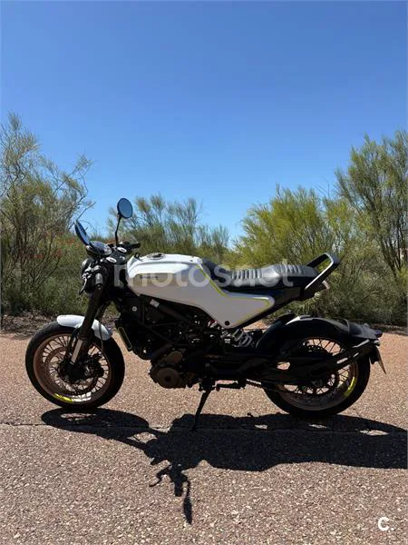 Husqvarna Vitpilen 401 – Vista 4