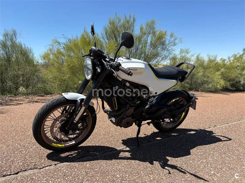 Husqvarna Vitpilen 401 – Vista 5