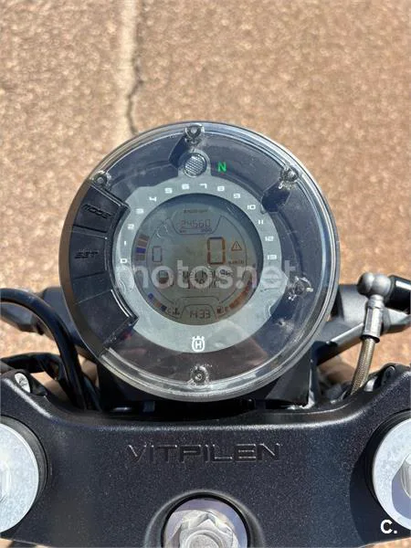 Husqvarna Vitpilen 401 – Vista 8