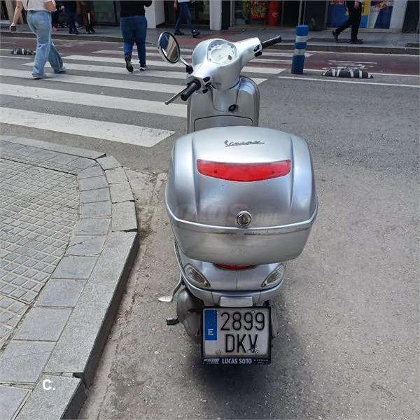 Piaggio HEXAGON LX 125 – Vista 3