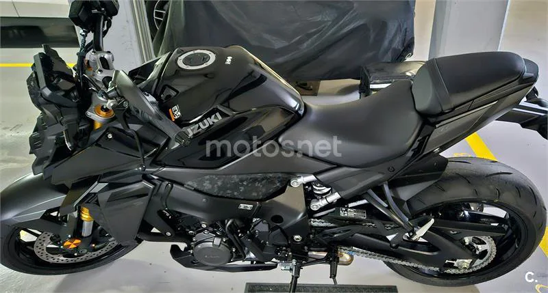 Suzuki GSX-S – Vista 4