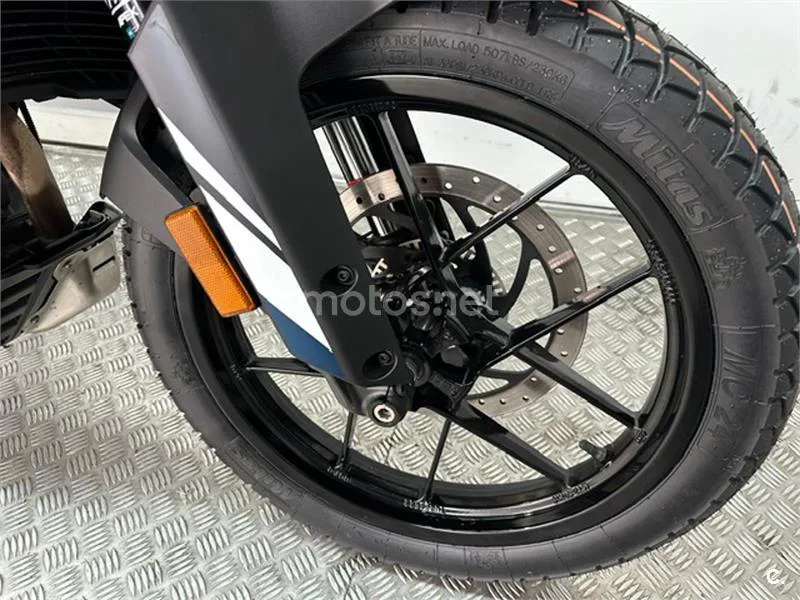 KTM 390 – Vista 13