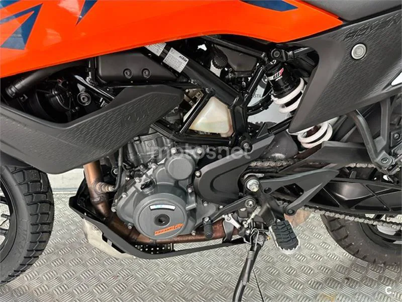 KTM 390 – Vista 25