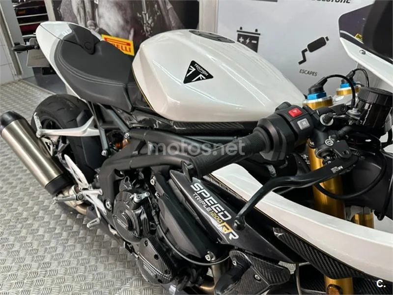 Triumph Speed Triple – Vista 14
