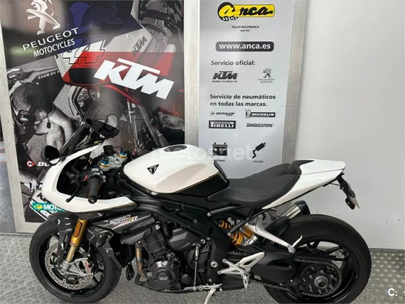 Triumph Speed Triple – Vista 16