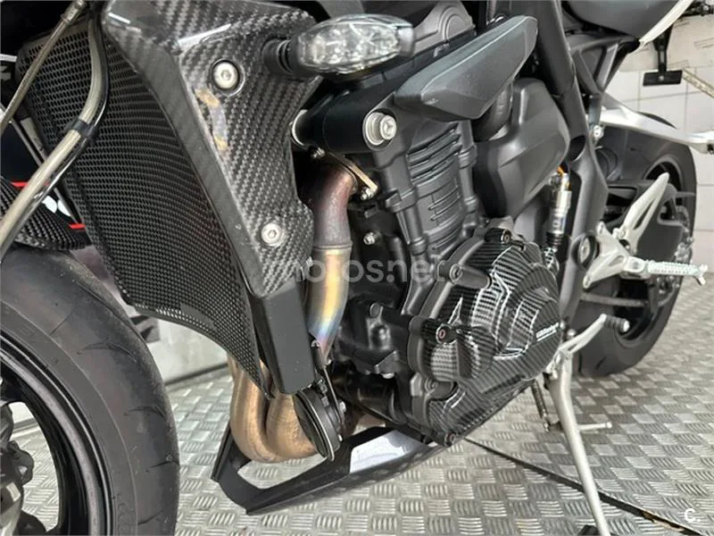 Triumph Speed Triple – Vista 24