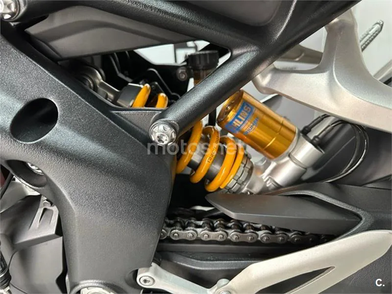 Triumph Speed Triple – Vista 27