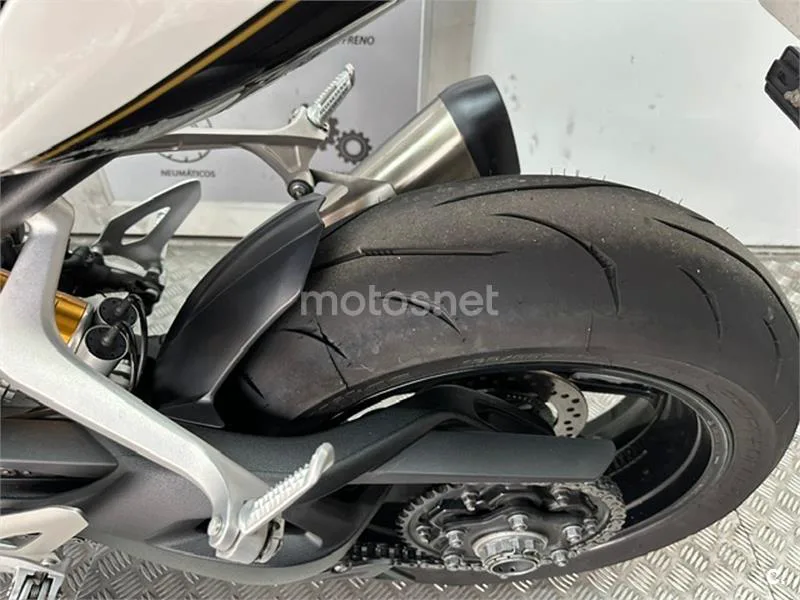 Triumph Speed Triple – Vista 29