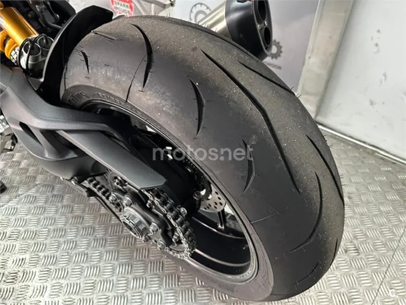 Triumph Speed Triple – Vista 30