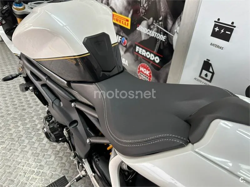 Triumph Speed Triple – Vista 32