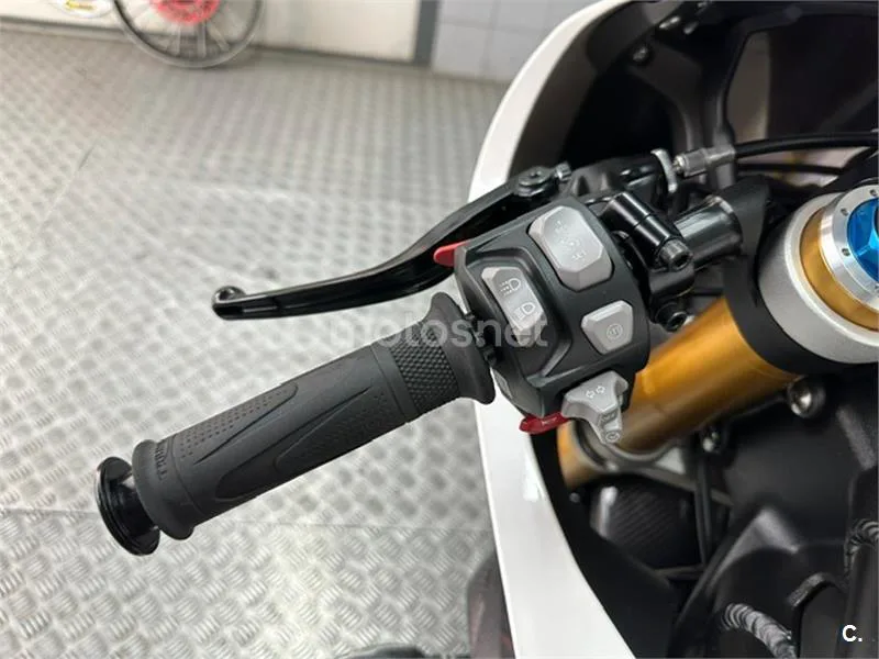 Triumph Speed Triple – Vista 34