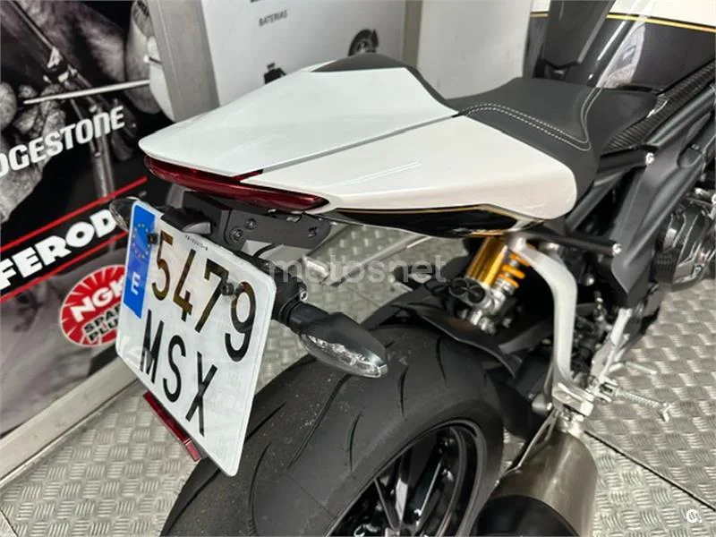Triumph Speed Triple – Vista 5