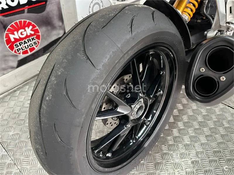 Triumph Speed Triple – Vista 6