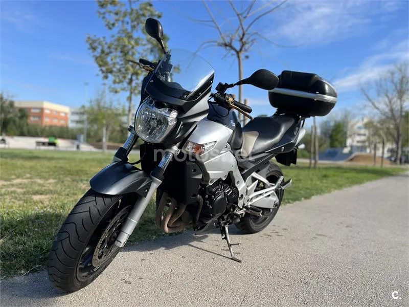 Suzuki GSR 600 – Vista 2