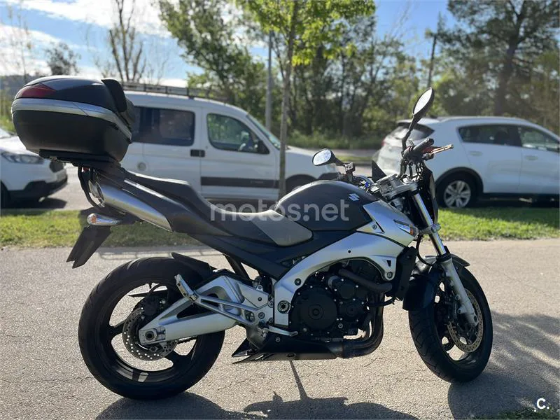 Suzuki GSR 600 – Vista 5