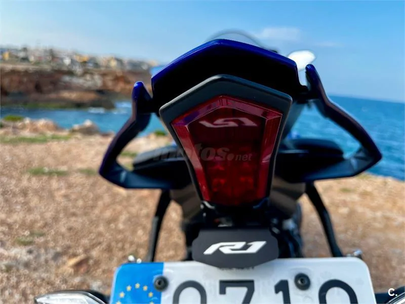 Yamaha R1 – Vista 7