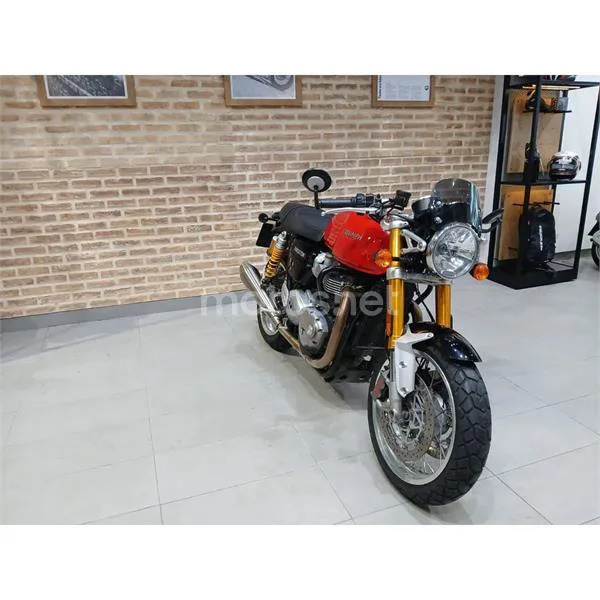 Triumph Thruxton – Vista 3