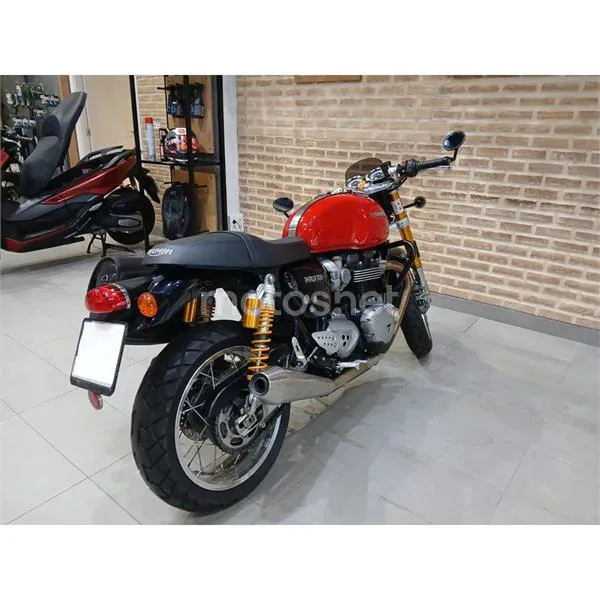 Triumph Thruxton – Vista 4
