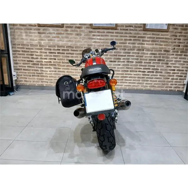 Triumph Thruxton – Vista 5