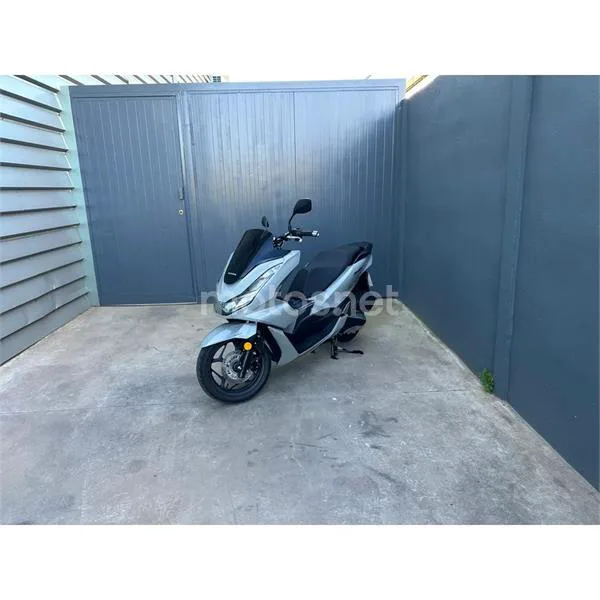 Honda PCX 125 – Vista 5