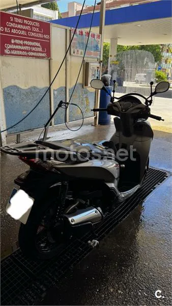 Honda SH 300i – Vista 2