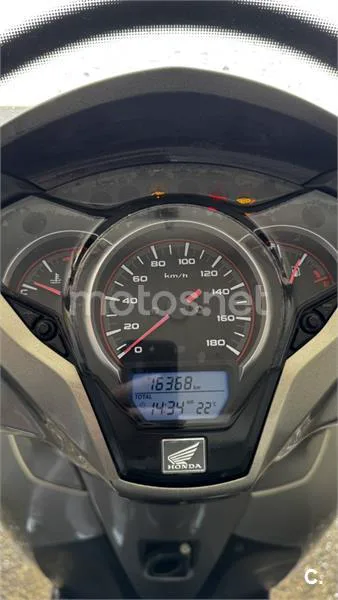 Honda SH 300i – Vista 4