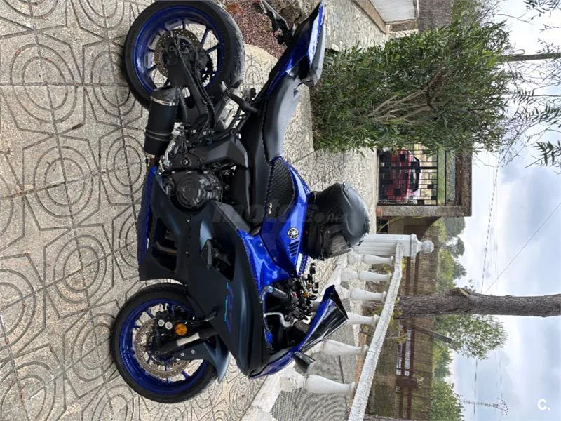 Yamaha R7 – Vista 2
