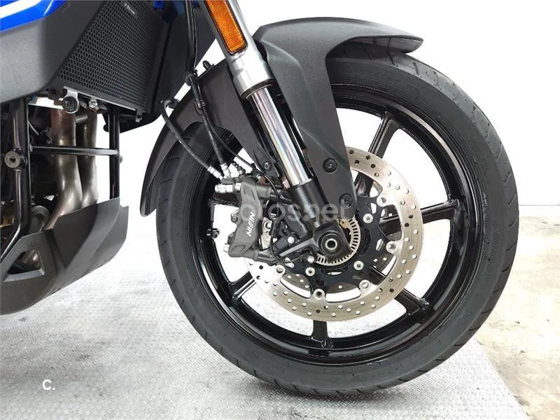 Suzuki V-Strom 800 – Vista 11