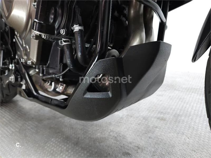 Suzuki V-Strom 800 – Vista 16