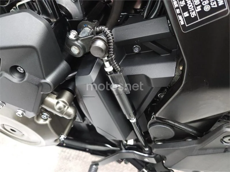 Suzuki V-Strom 800 – Vista 20