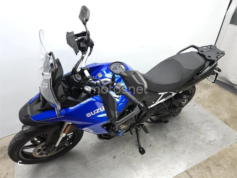 Suzuki V-Strom 800 – Vista 24