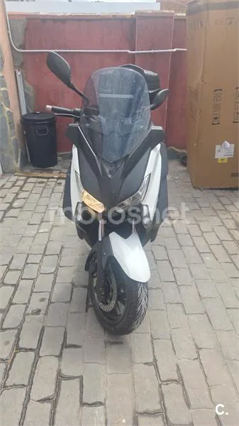 Yamaha XMAX 400 – Vista 3